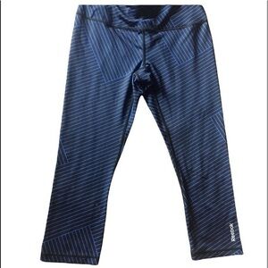 Reebok workout capris striped small